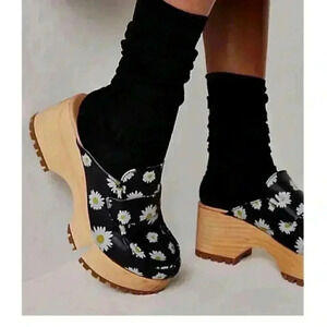 Free People Corbin Loafer Clogs Wooden Sole Daisy Print